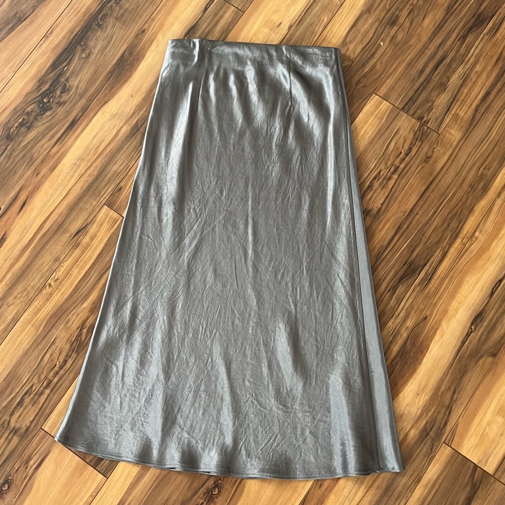 Aritzia Babaton High-rise satin midi slip skirt size 0